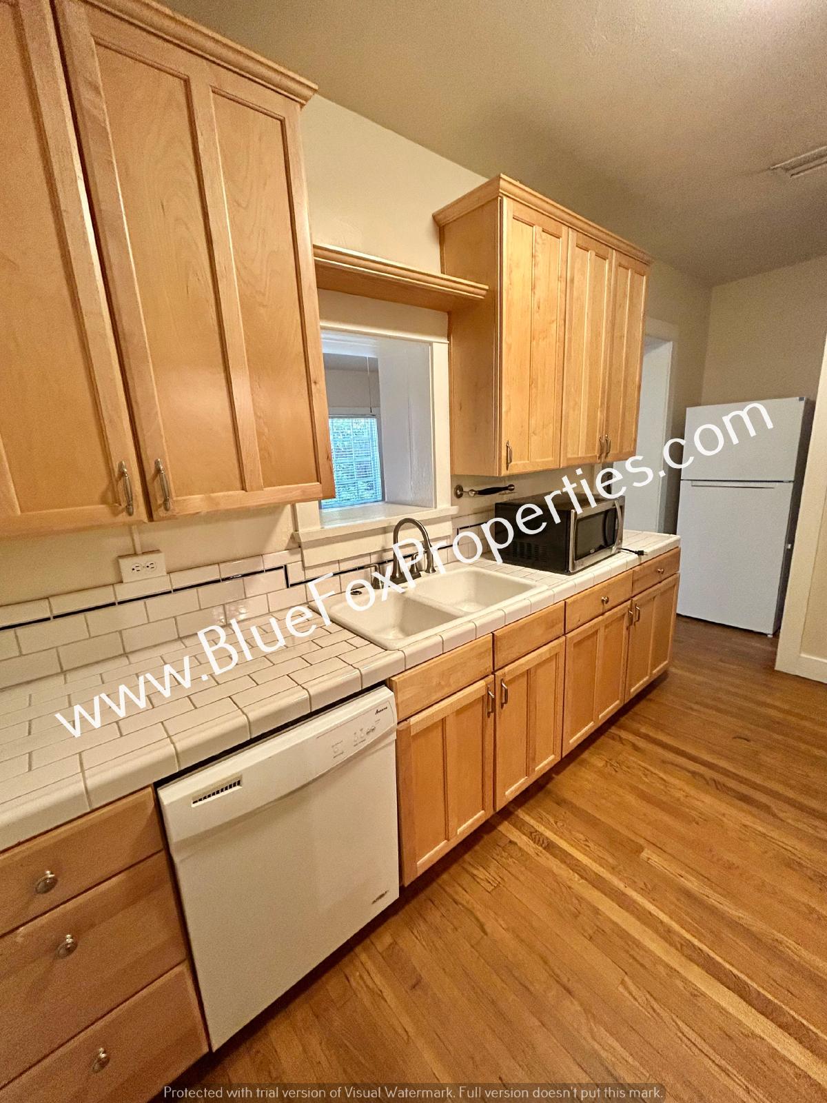 2315 E 6th St property image