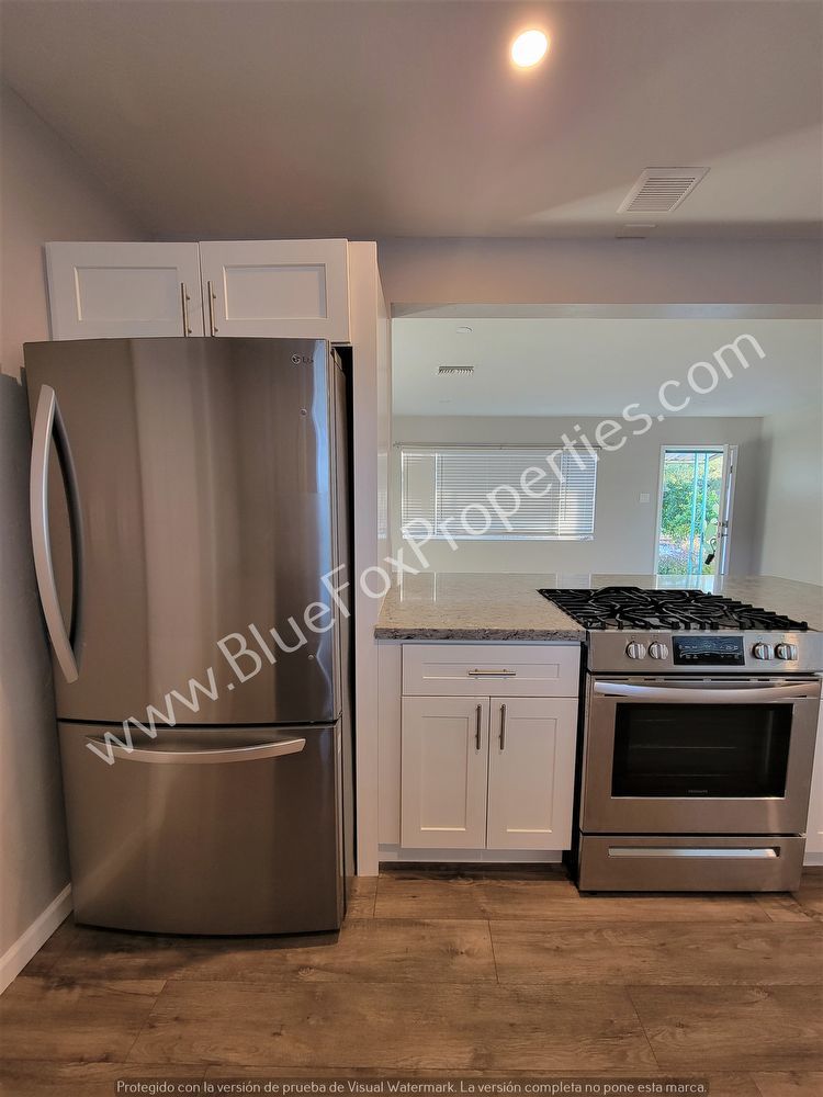 2701 E. Waverly St property image