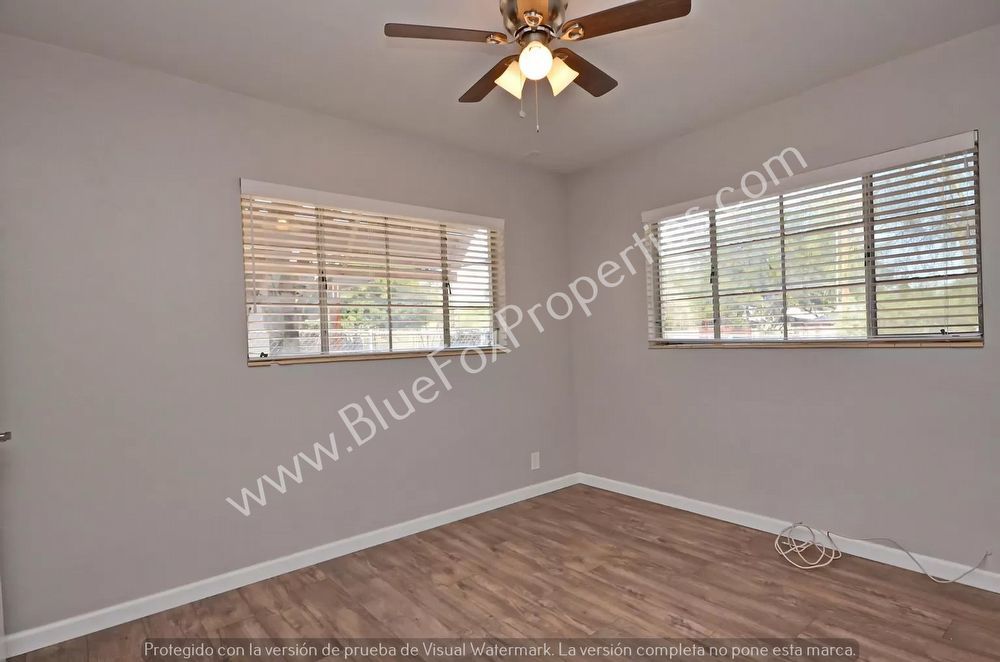2701 E. Waverly St property image