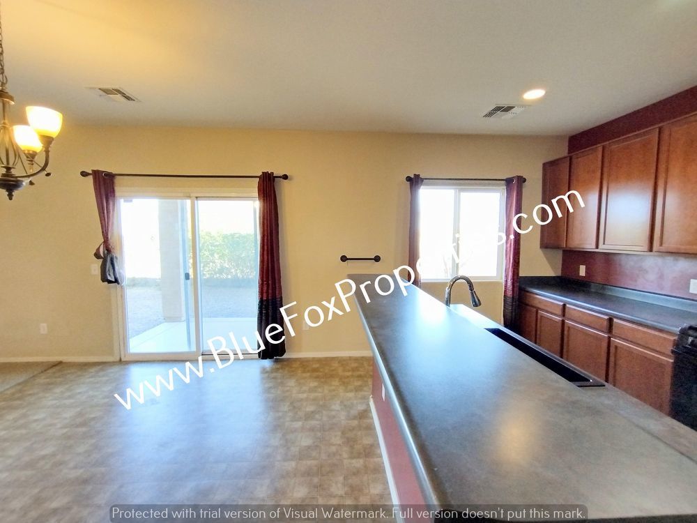 432 W R G Lee Pl property image