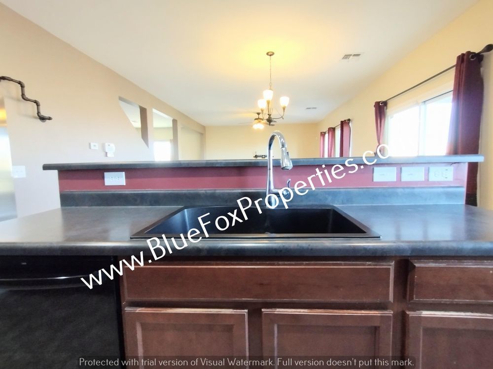 432 W R G Lee Pl property image