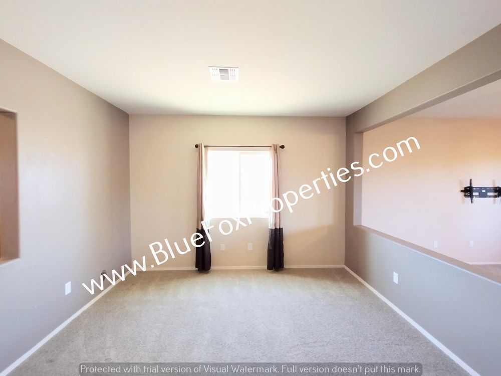 432 W R G Lee Pl property image