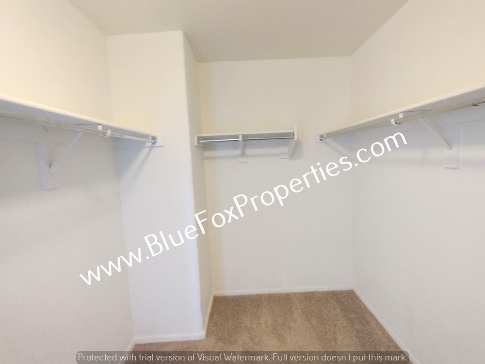432 W R G Lee Pl property image