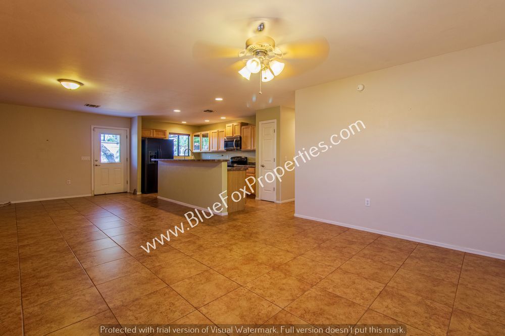 237 E. Waverly St property image