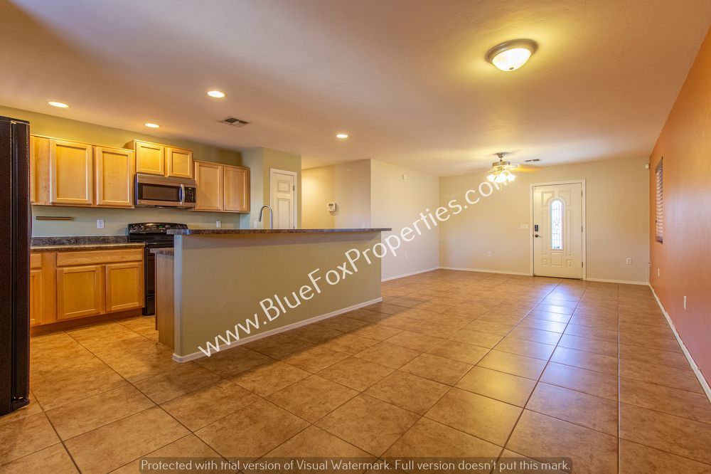 237 E. Waverly St property image