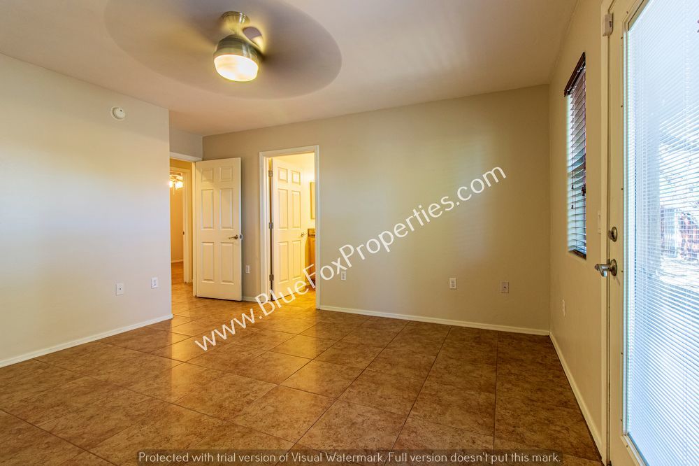 237 E. Waverly St property image