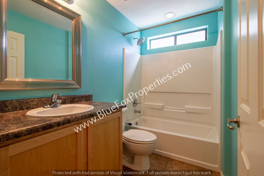 237 E. Waverly St property image