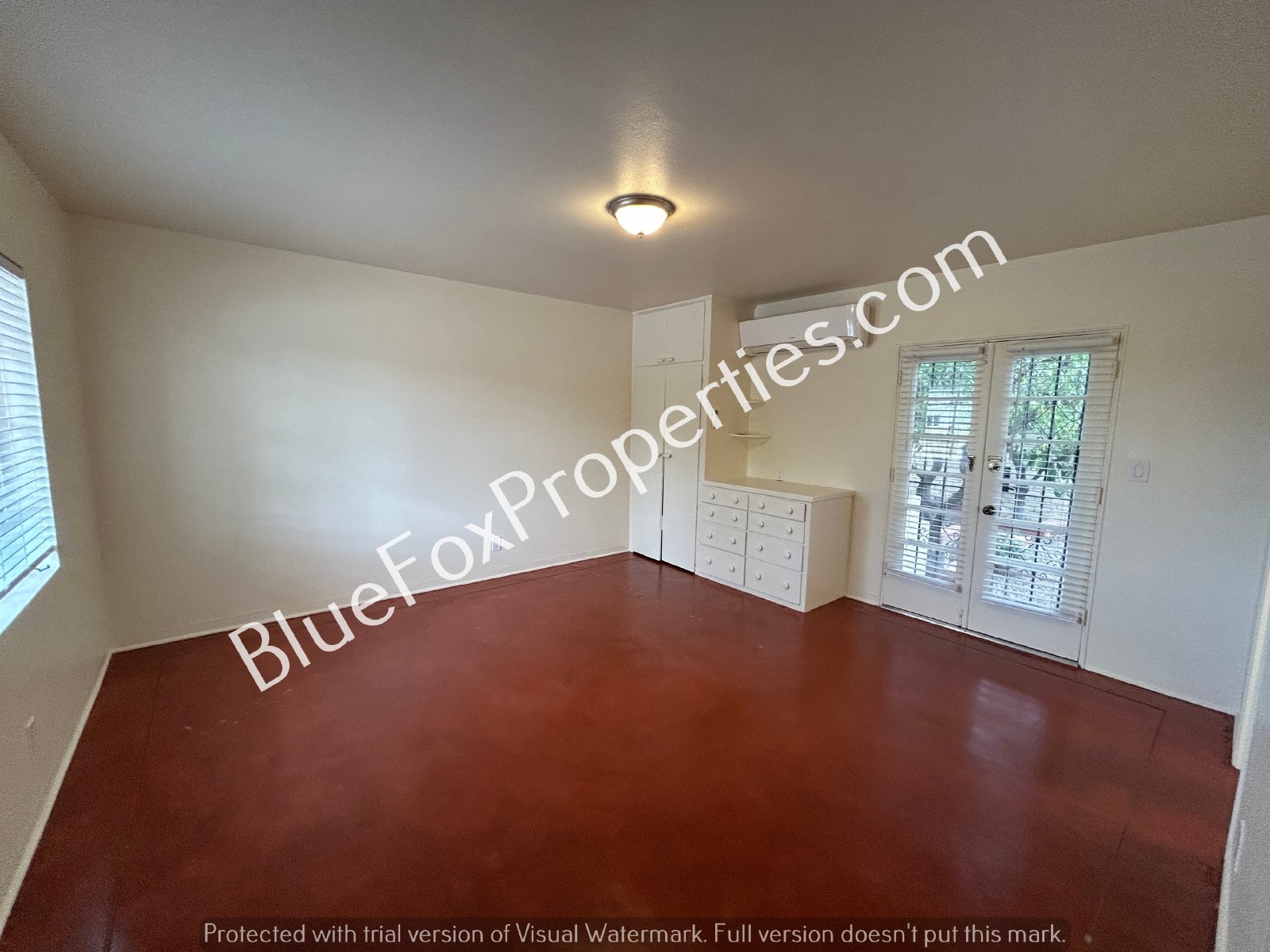 1905 E 2nd St property image