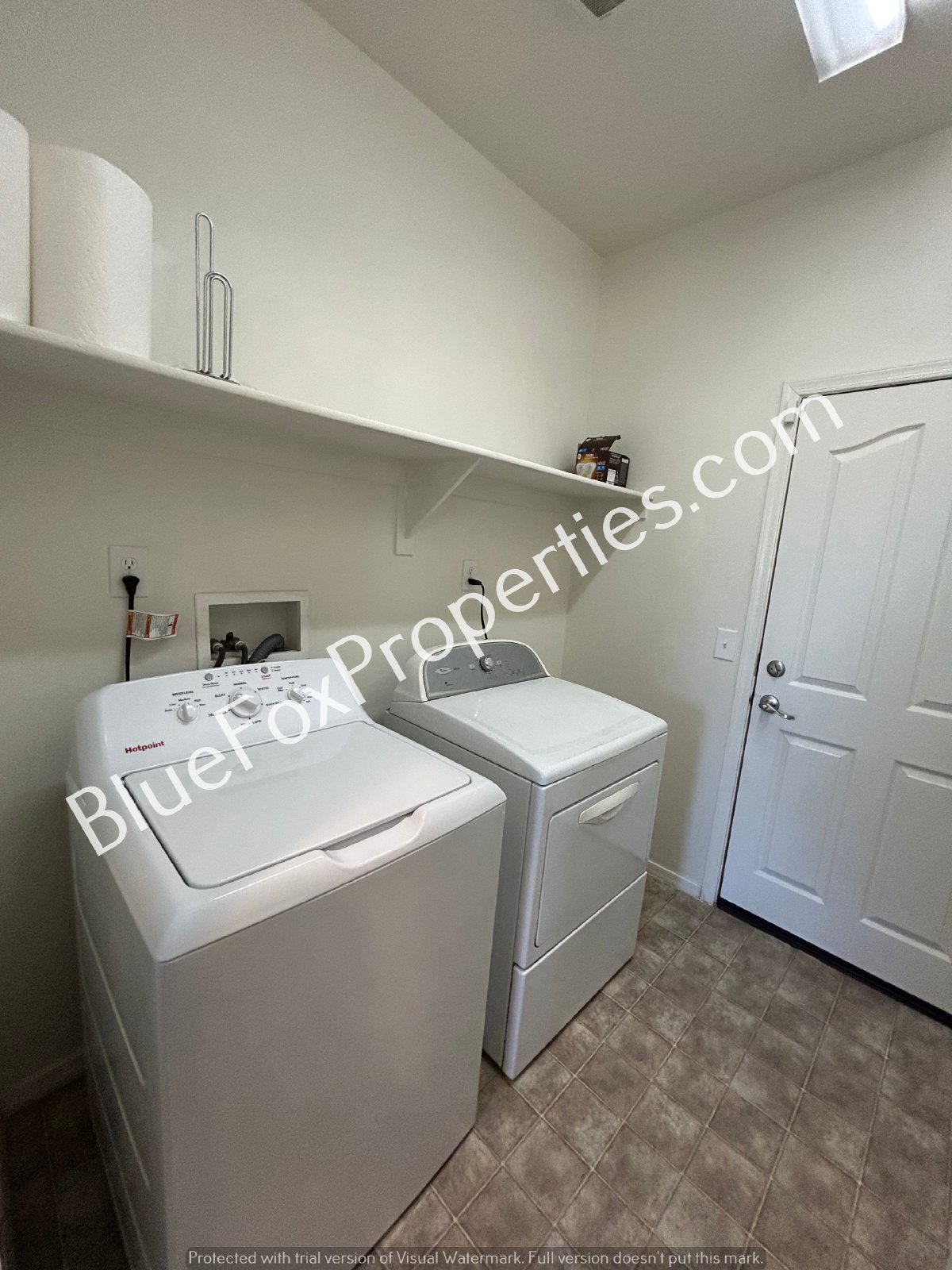 432 W R G Lee Pl property image