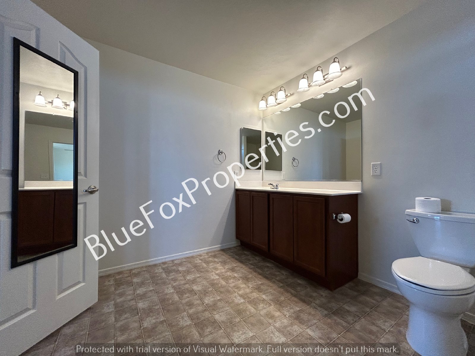 432 W R G Lee Pl property image