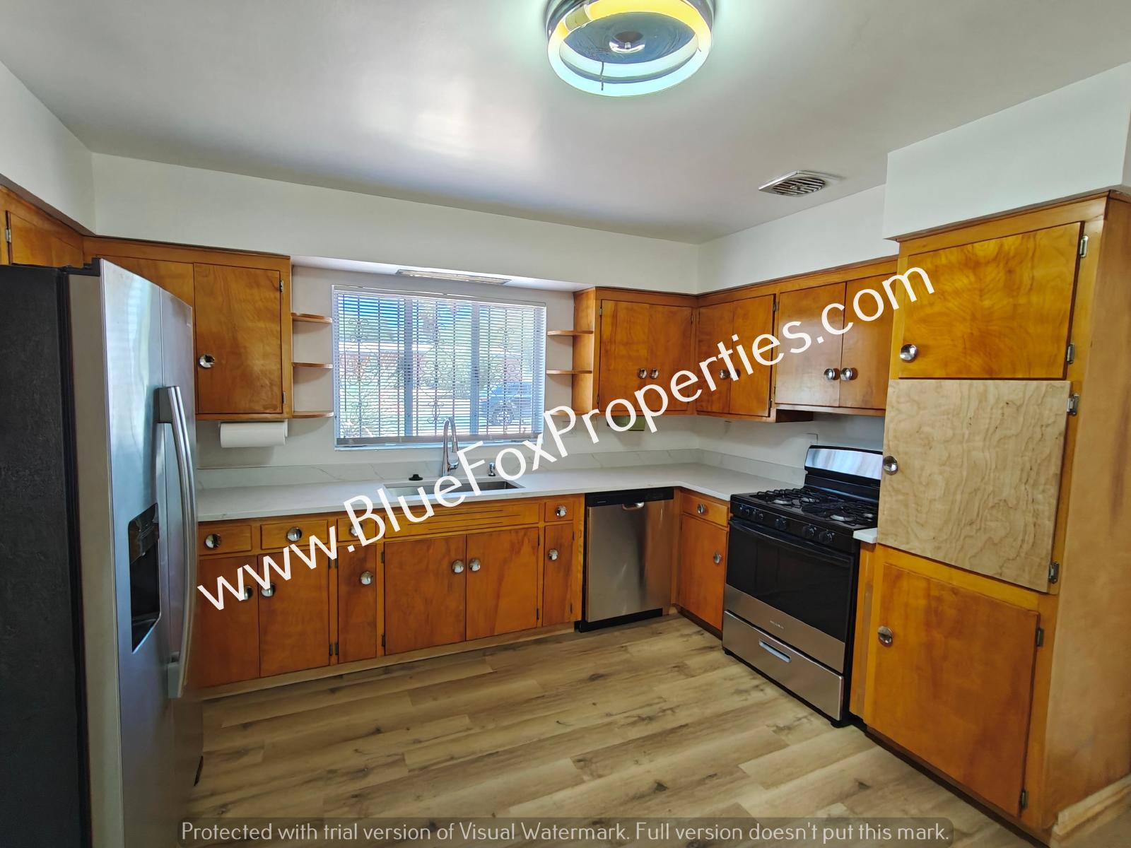 5755 E 6th St property image