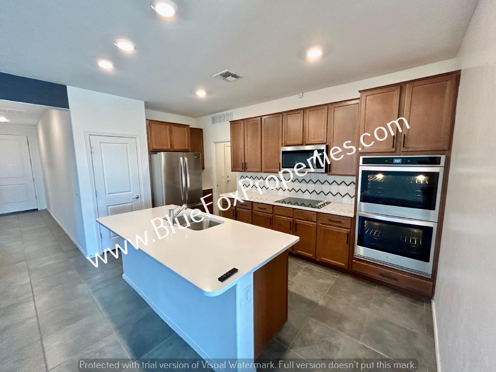 8683 N Calle La Canoa property image