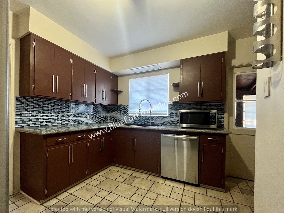 2234 E Helen St property image