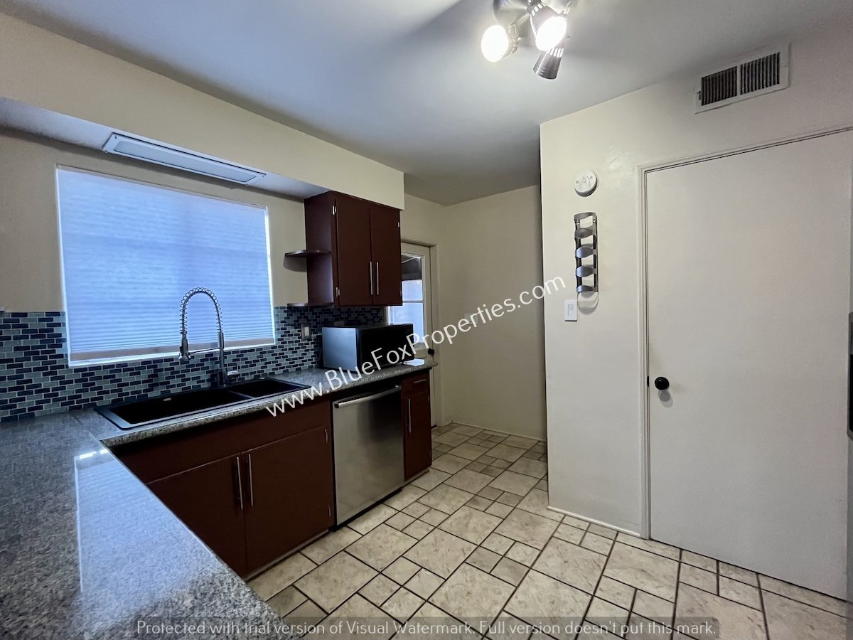 2234 E Helen St property image
