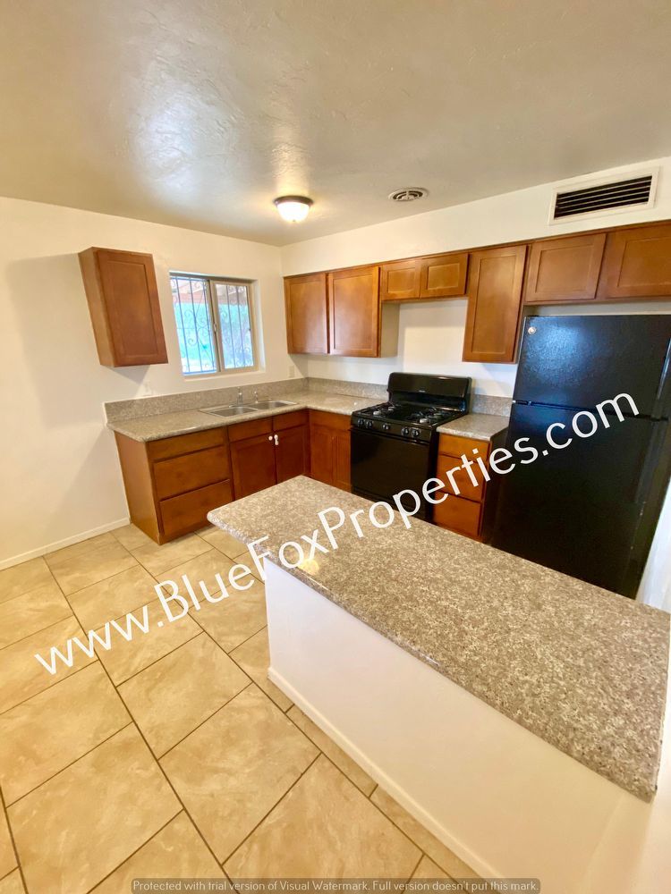 3807 E Dover Stravenue property image
