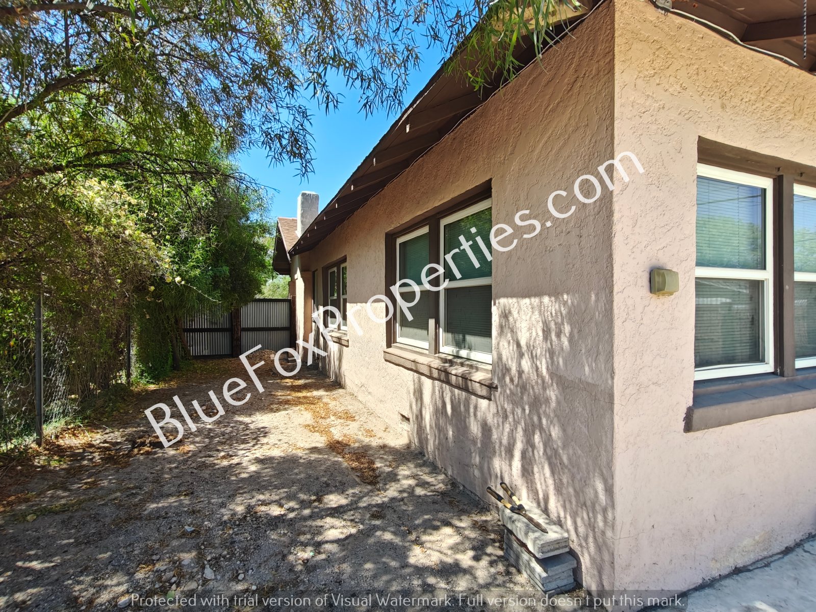 827 E. Helen property image