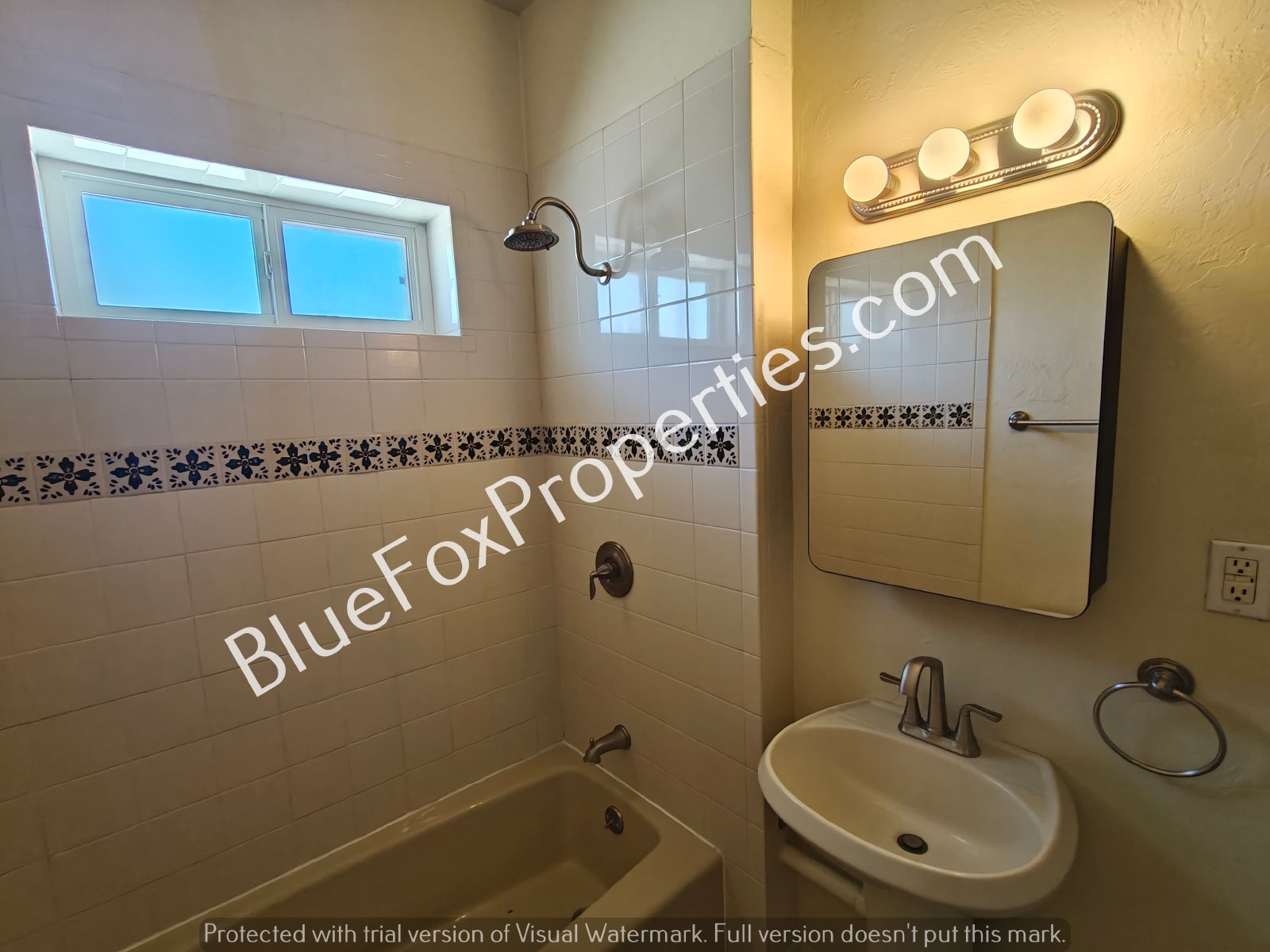 827 E. Helen property image