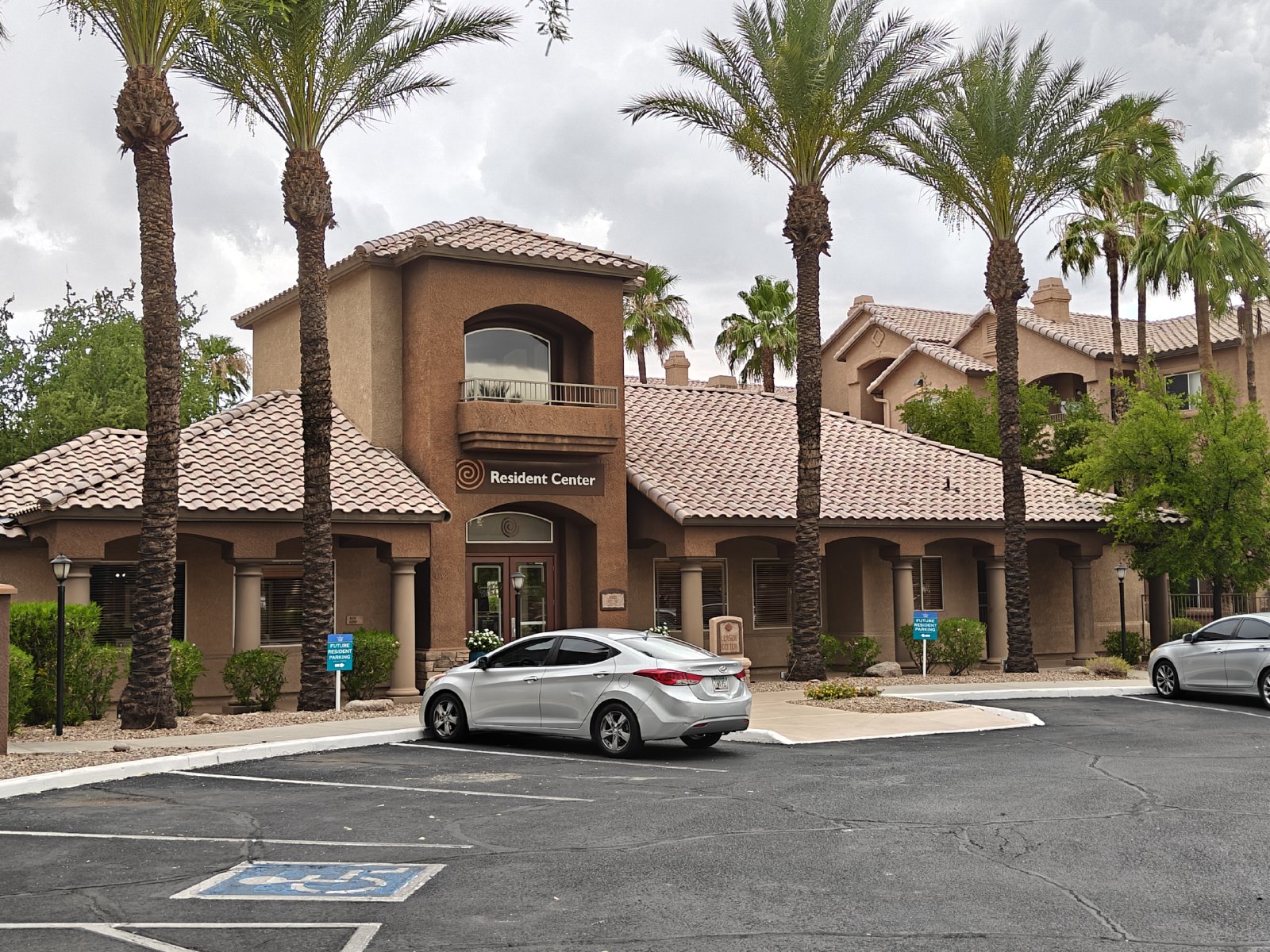 1 bed, 1 bath condo located in the gated Condominiums at The William Center property image