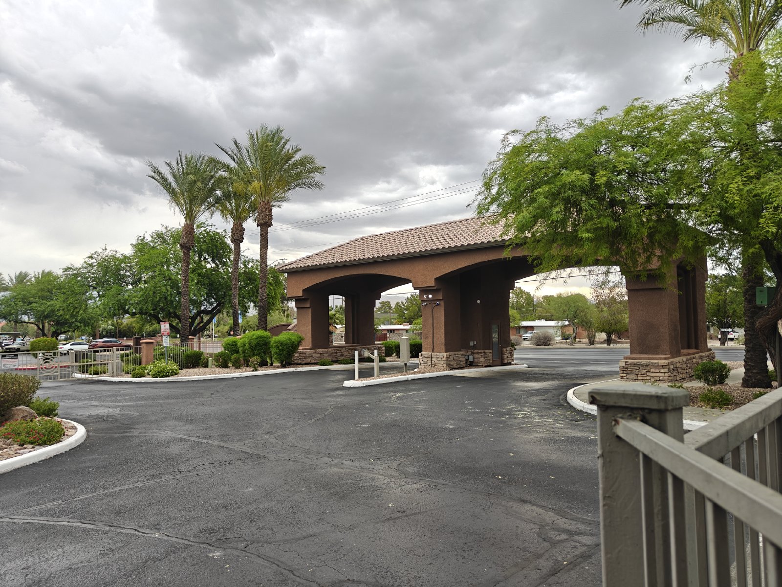 1 bed, 1 bath condo located in the gated Condominiums at The William Center property image