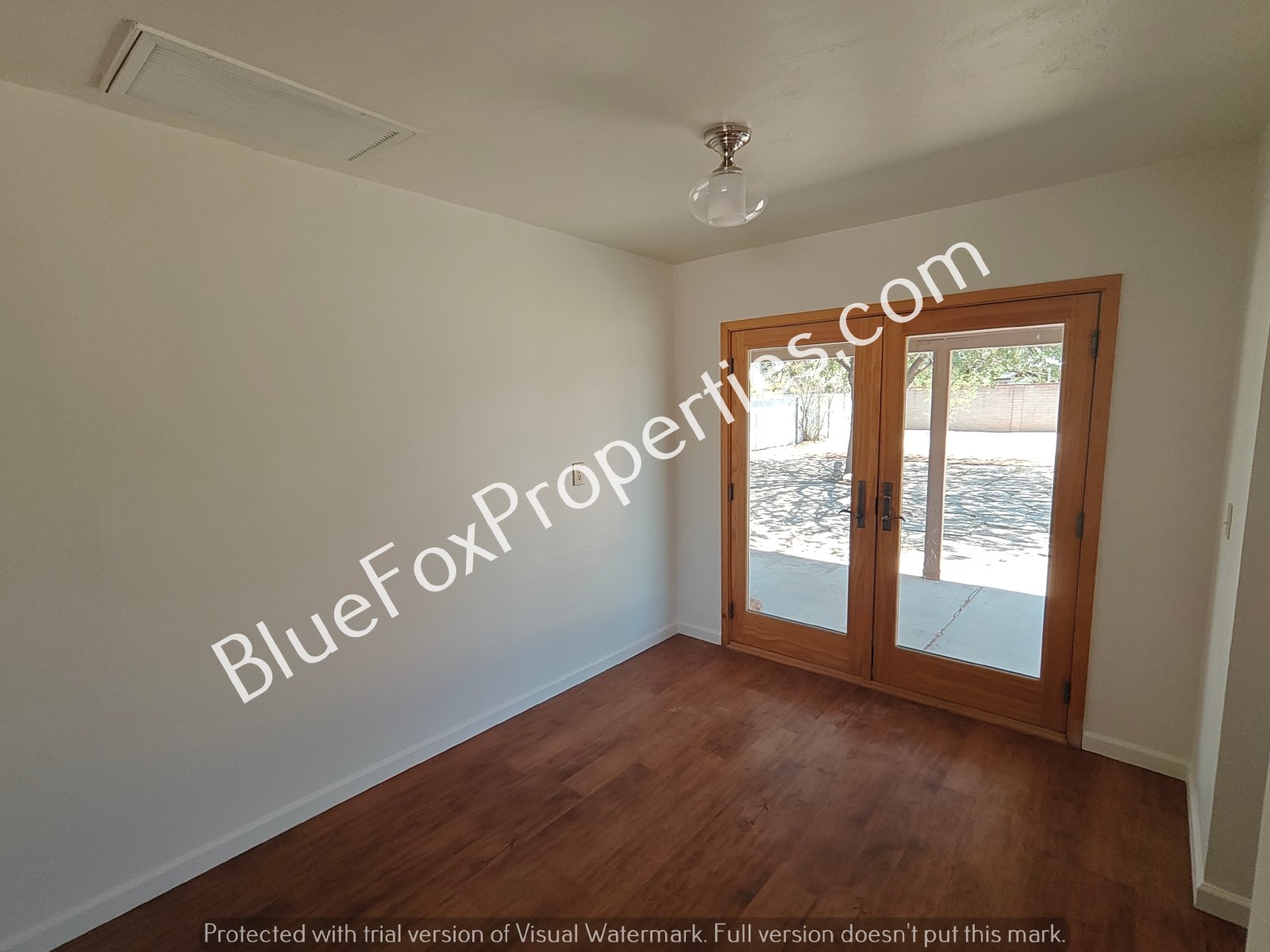 Wonderfully Charming Central 3 bed 2 bath House with AC property image