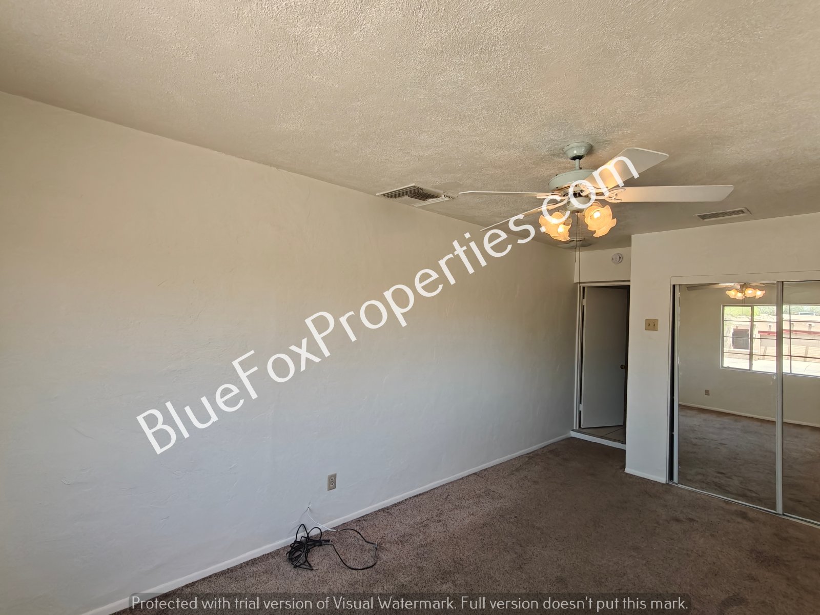 Wonderfully Charming Central 3 bed 2 bath House with AC property image