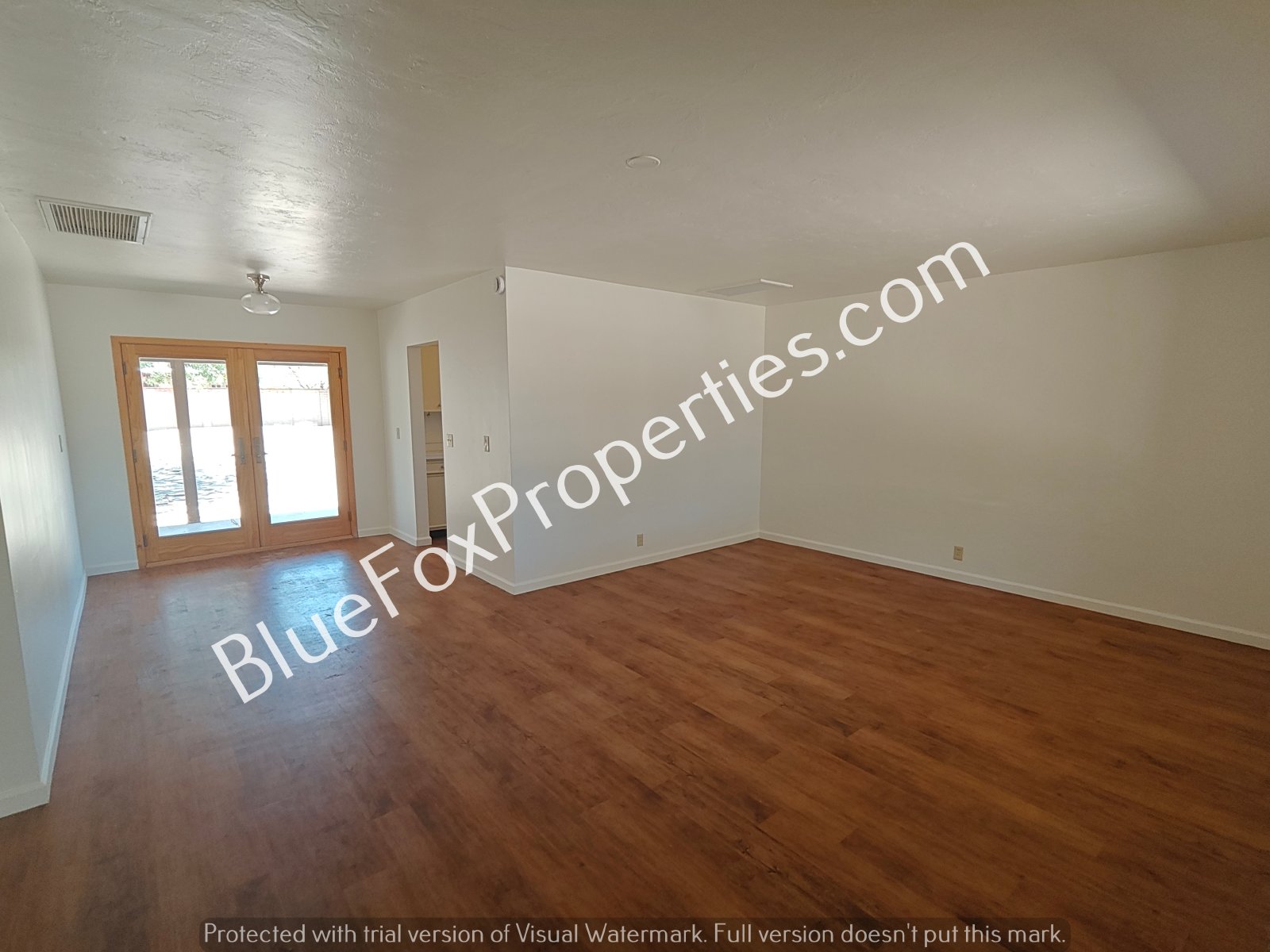 Wonderfully Charming Central 3 bed 2 bath House with AC property image