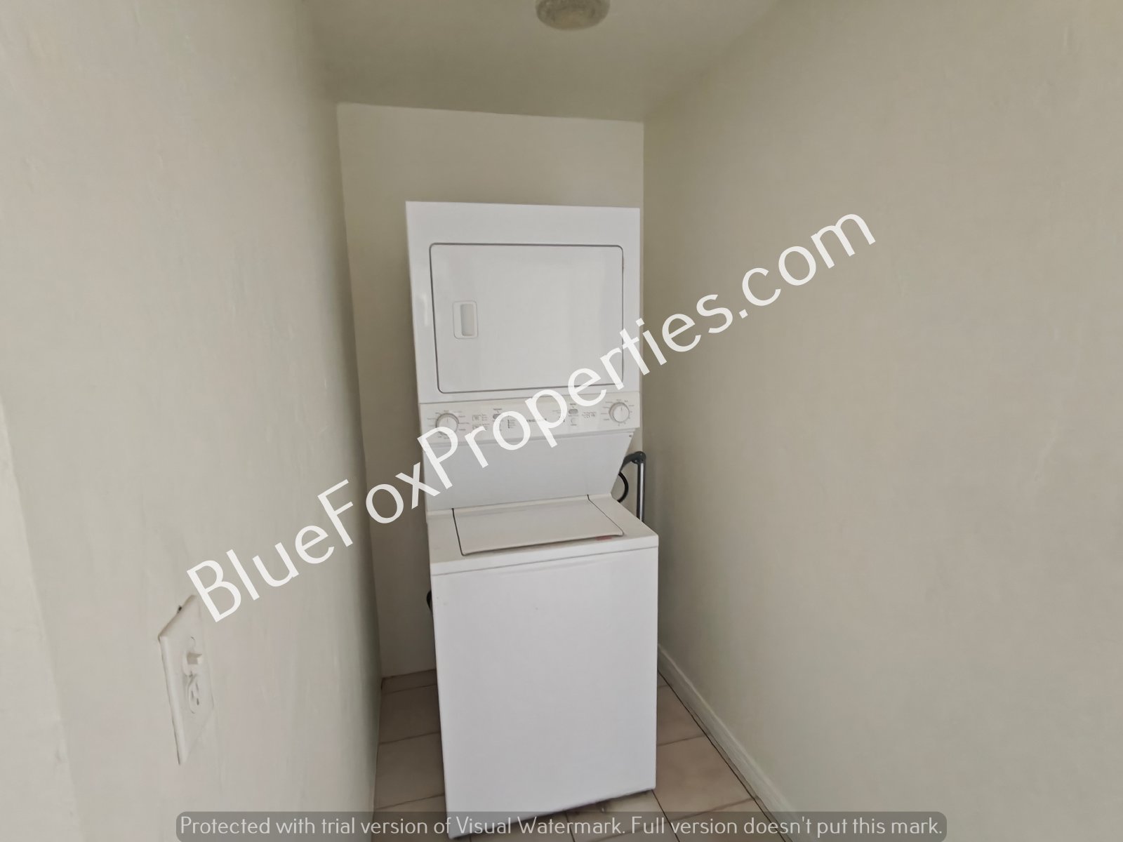 Wonderfully Charming Central 3 bed 2 bath House with AC property image