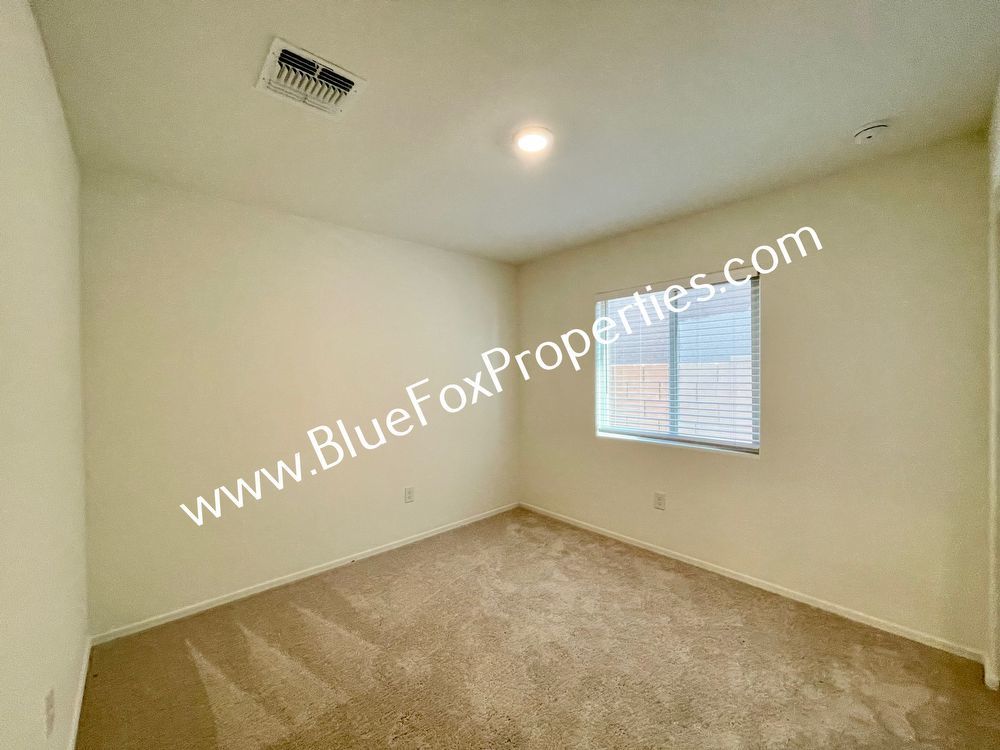 5 Bedroom, 3 Bath home in Marana (Move-in Special : First month full rent free!) property image
