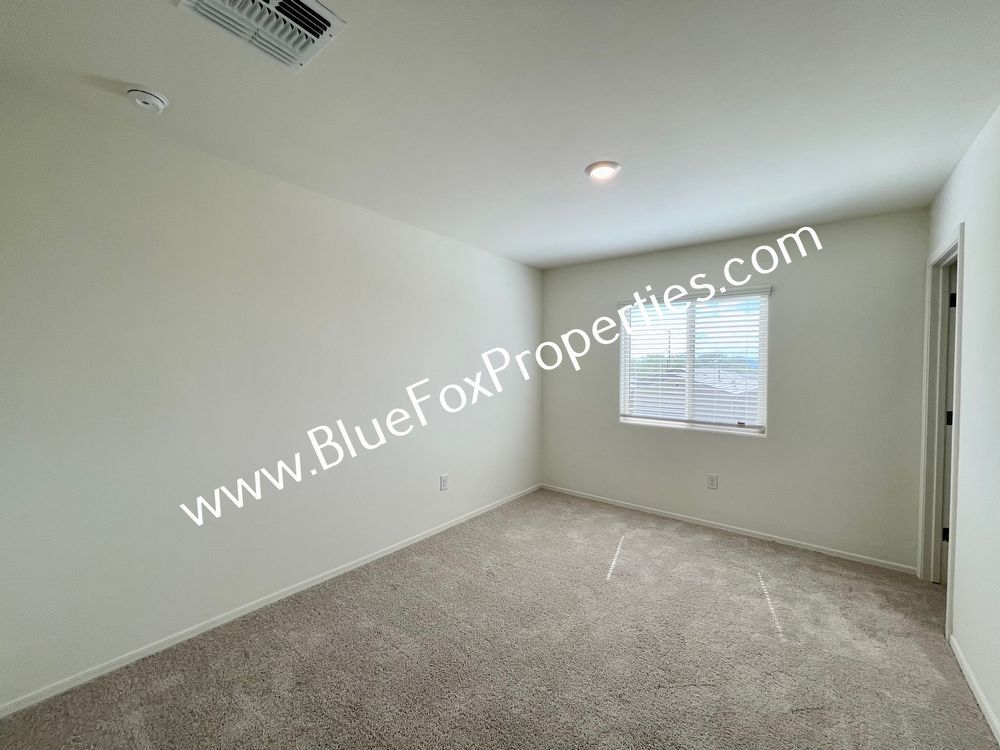 5 Bedroom, 3 Bath home in Marana (Move-in Special : First month full rent free!) property image