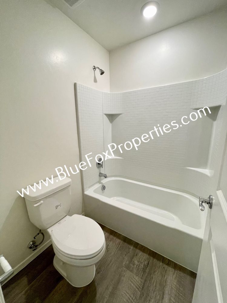 5 Bedroom, 3 Bath home in Marana (Move-in Special : First month full rent free!) property image