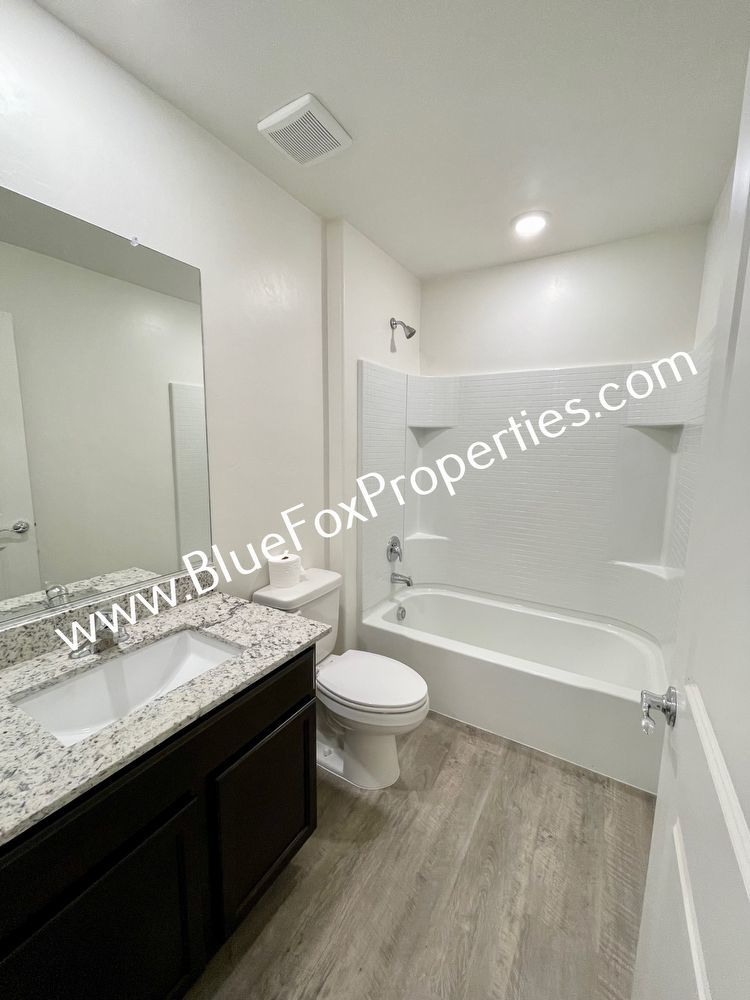 5 Bedroom, 3 Bath home in Marana (Move-in Special : First month full rent free!) property image