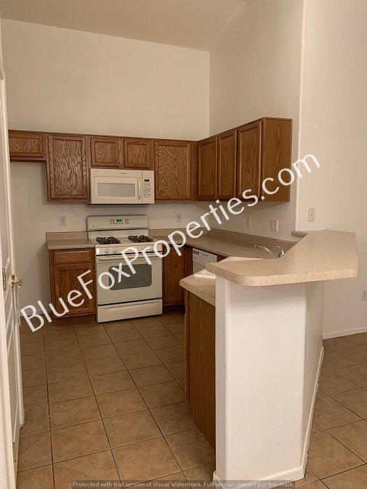 4 bedroom 2 bath home located in the Star Valley community! property image