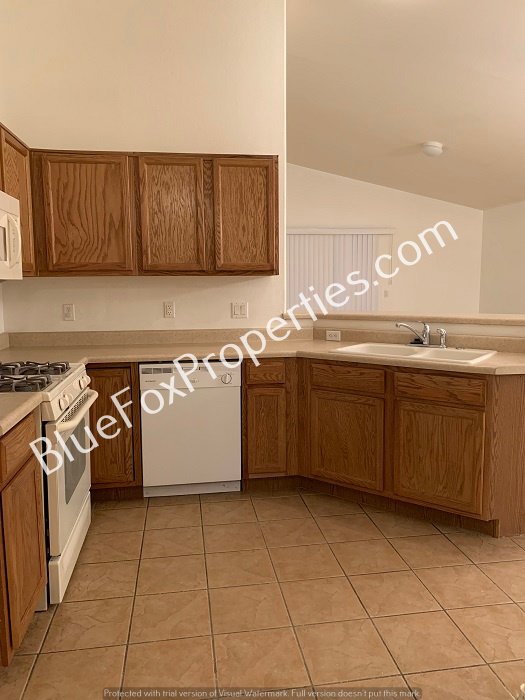 4 bedroom 2 bath home located in the Star Valley community! property image