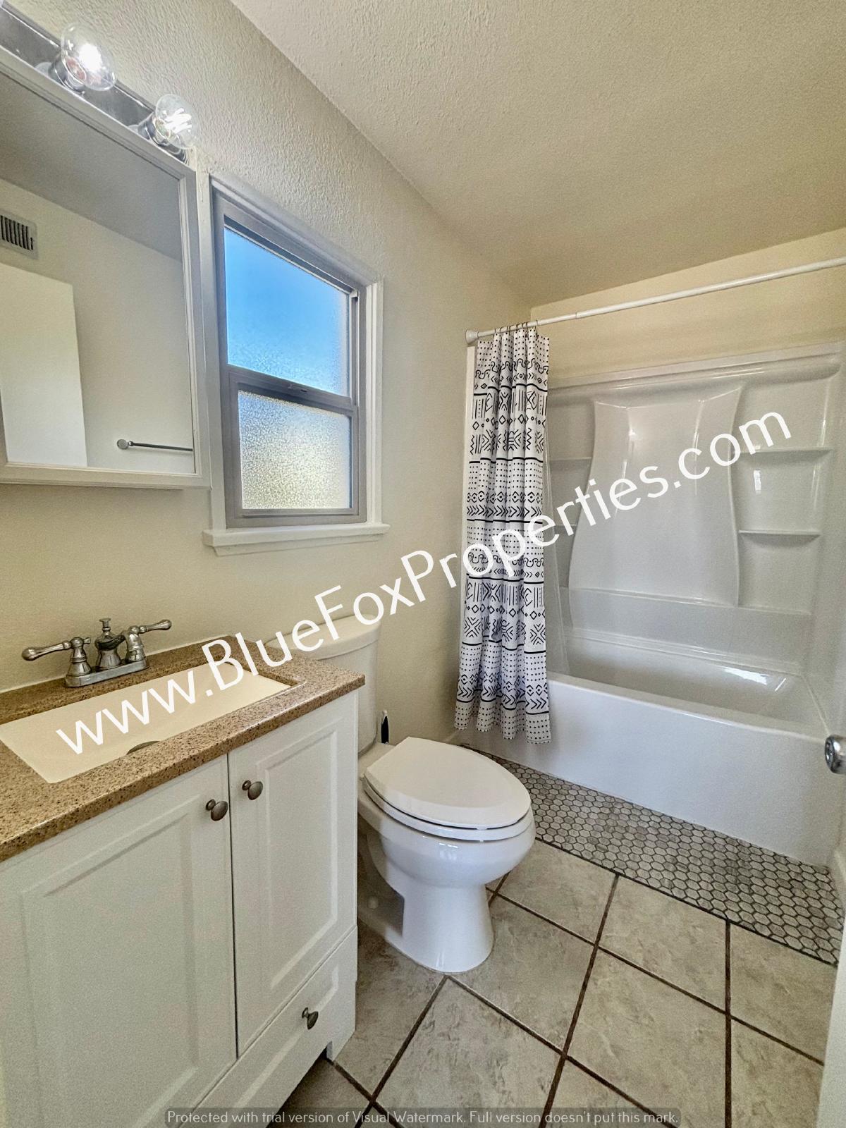 2819 E 20th St property image