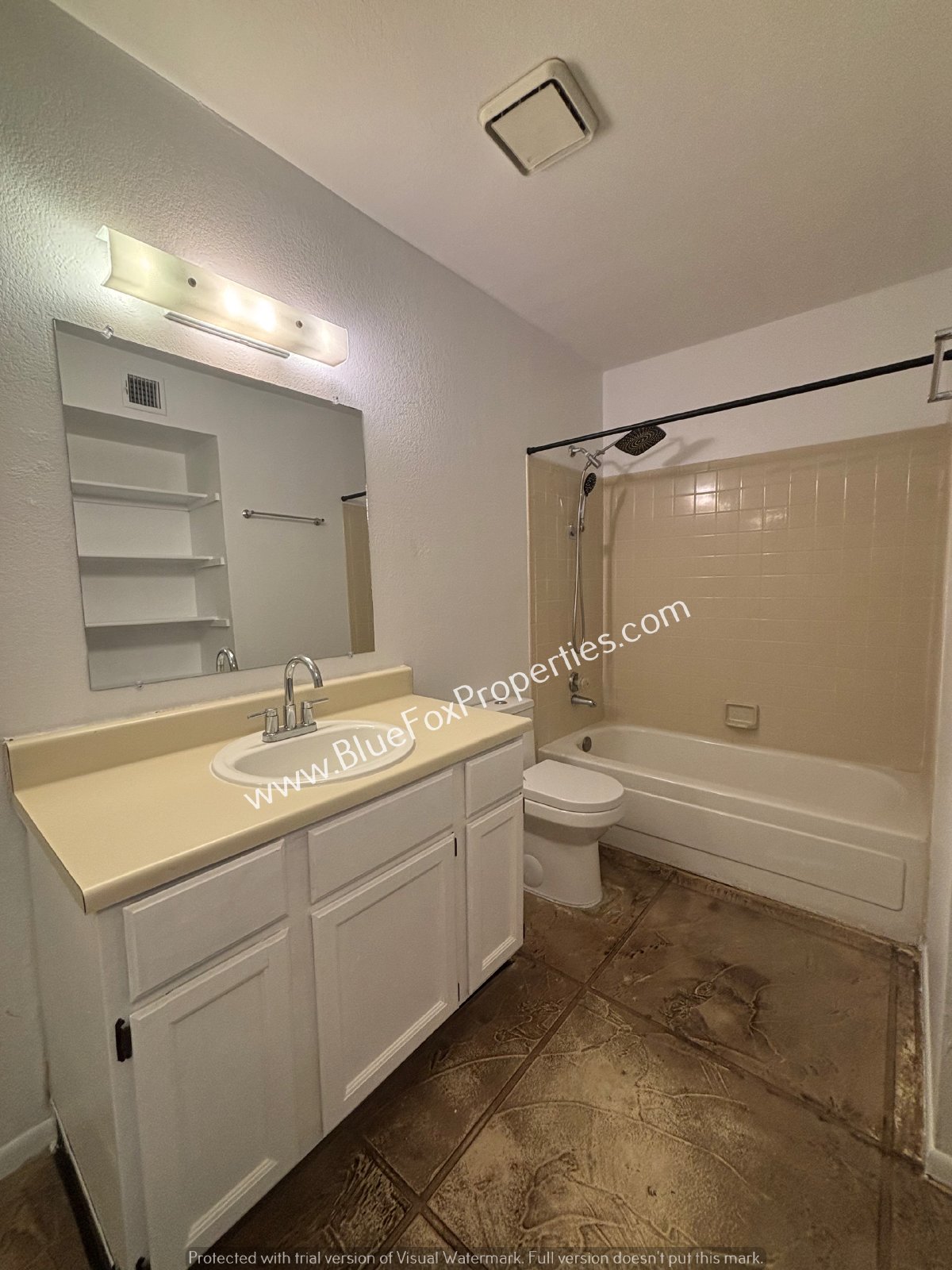 3690 N Country Club Rd Apt 1033 property image