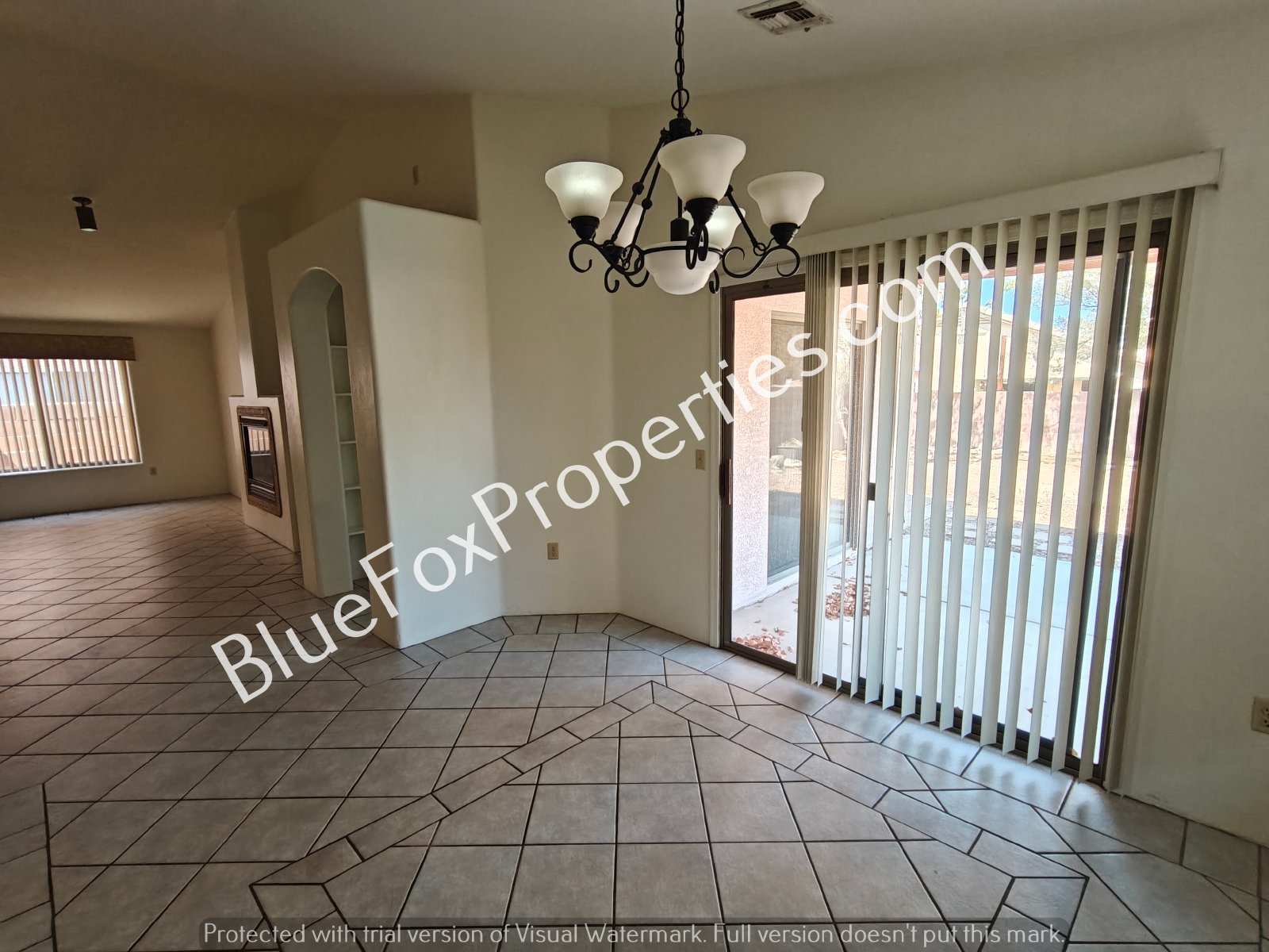 Beautiful home with two fireplaces, stunning archways and an open living area! property image