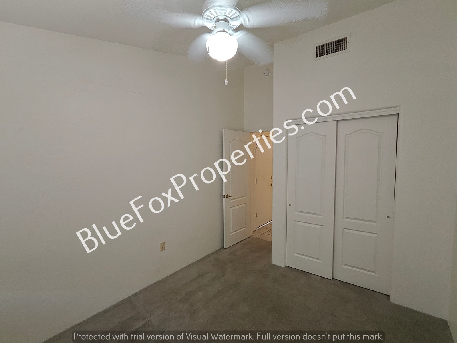 Beautiful home with two fireplaces, stunning archways and an open living area! property image