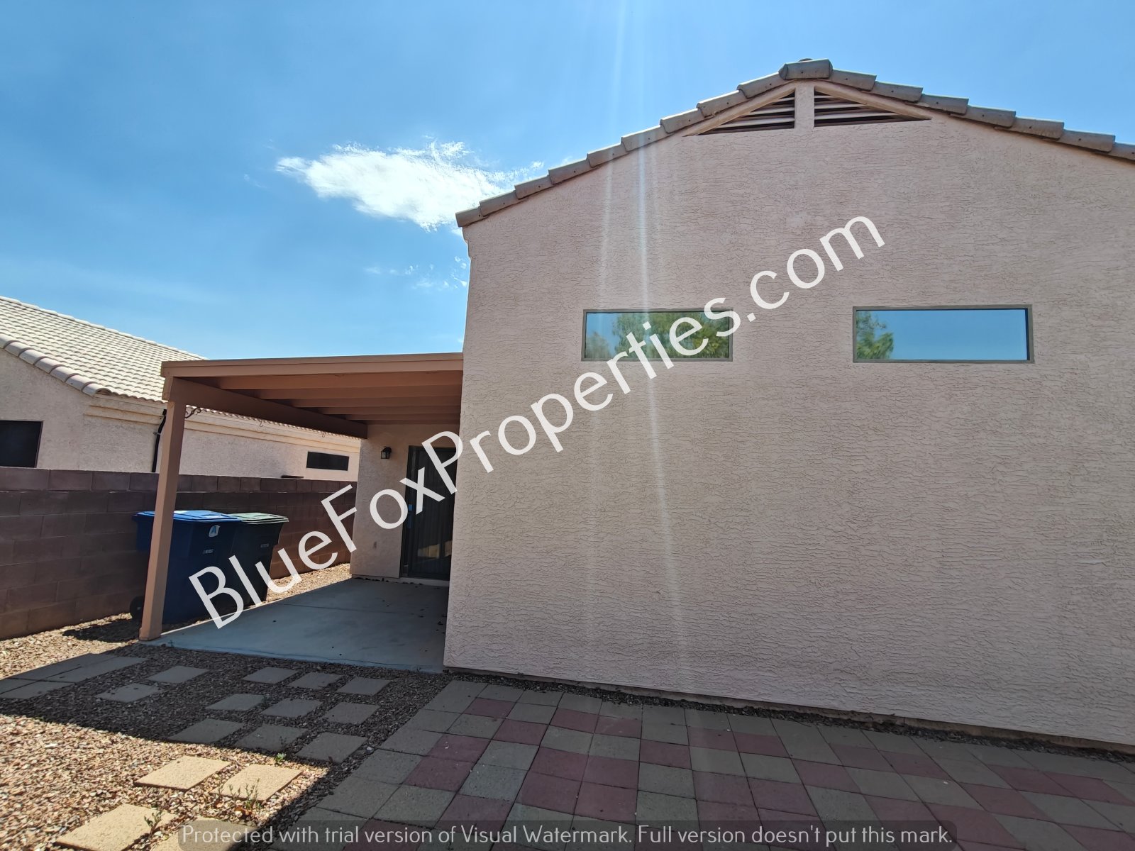 Beautiful home with two fireplaces, stunning archways and an open living area! property image