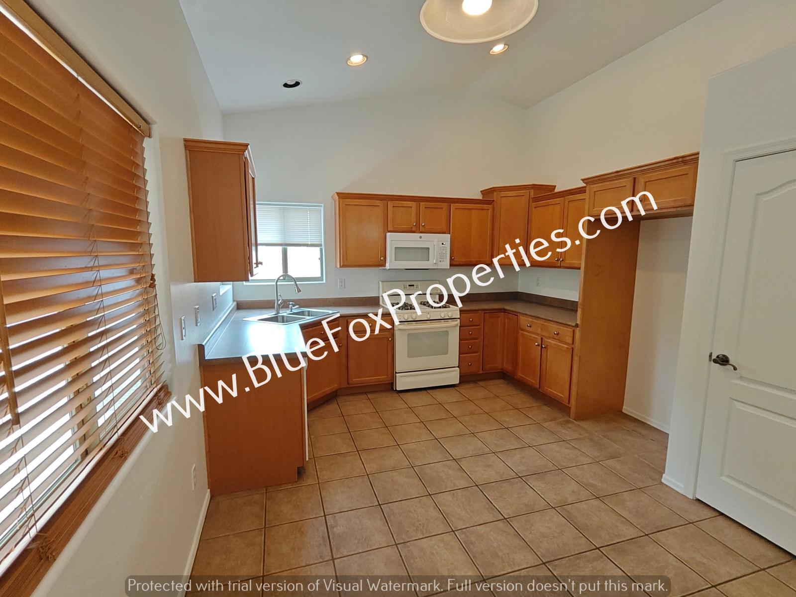 10429 E Oakbrook St property image