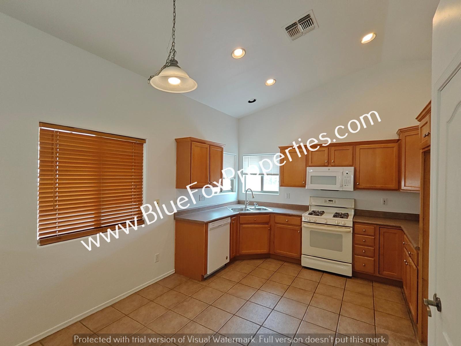 10429 E Oakbrook St property image