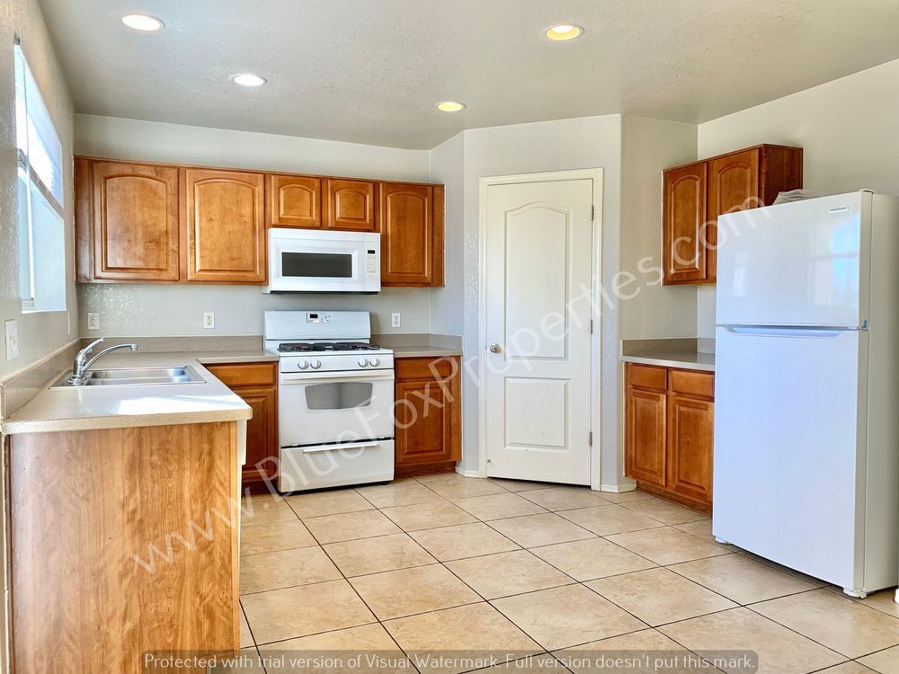 475 W Calle La Bolita property image