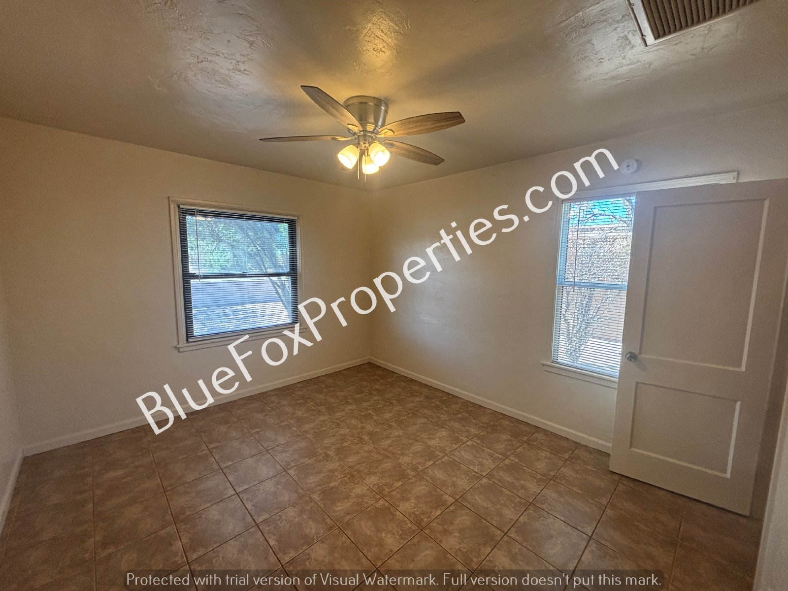 4007 E 1st St property image