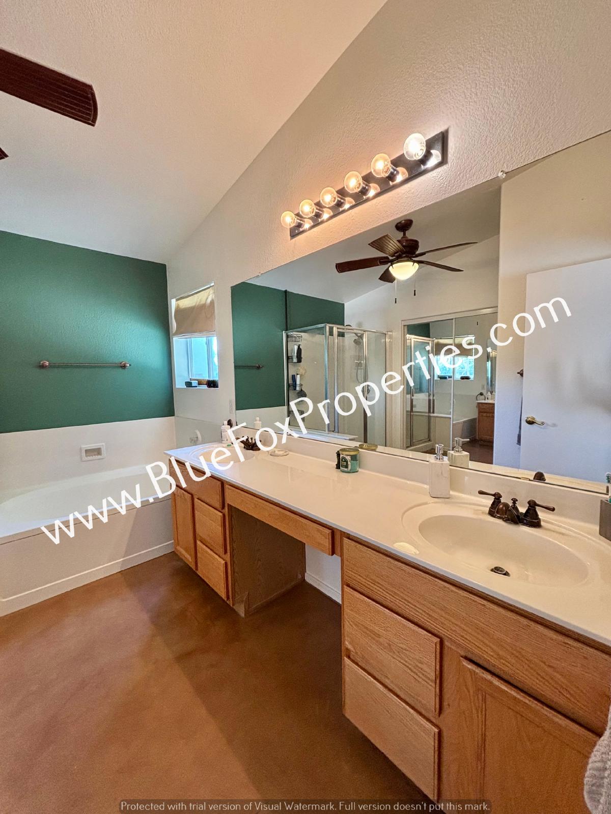 2675 W Desert Bluffs Ct property image