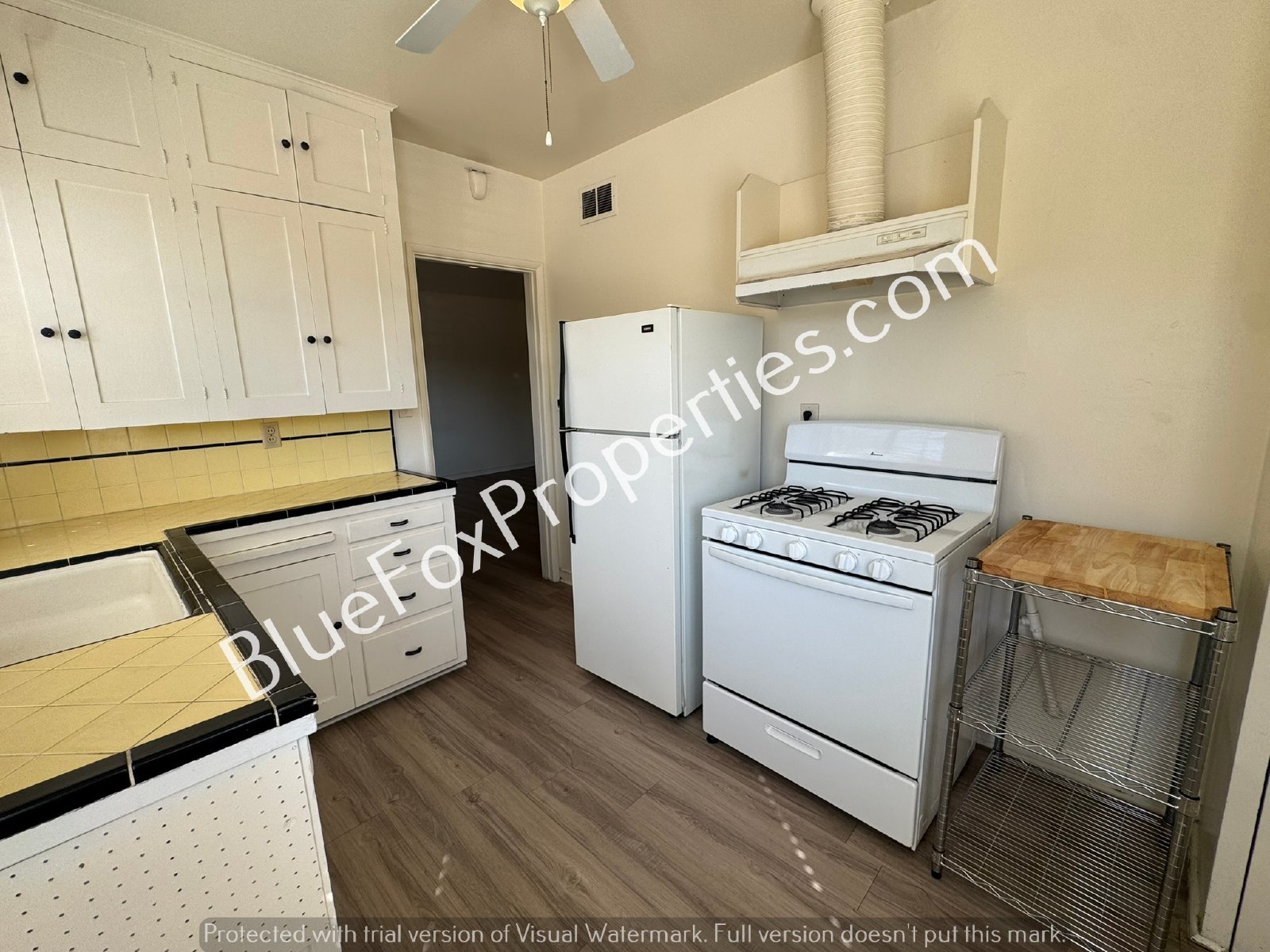1907 E 2nd St property image