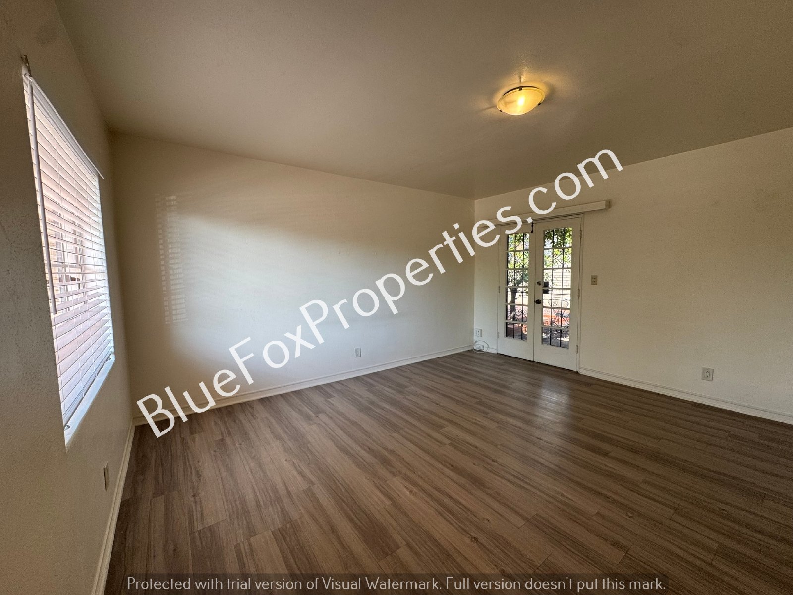 1907 E 2nd St property image