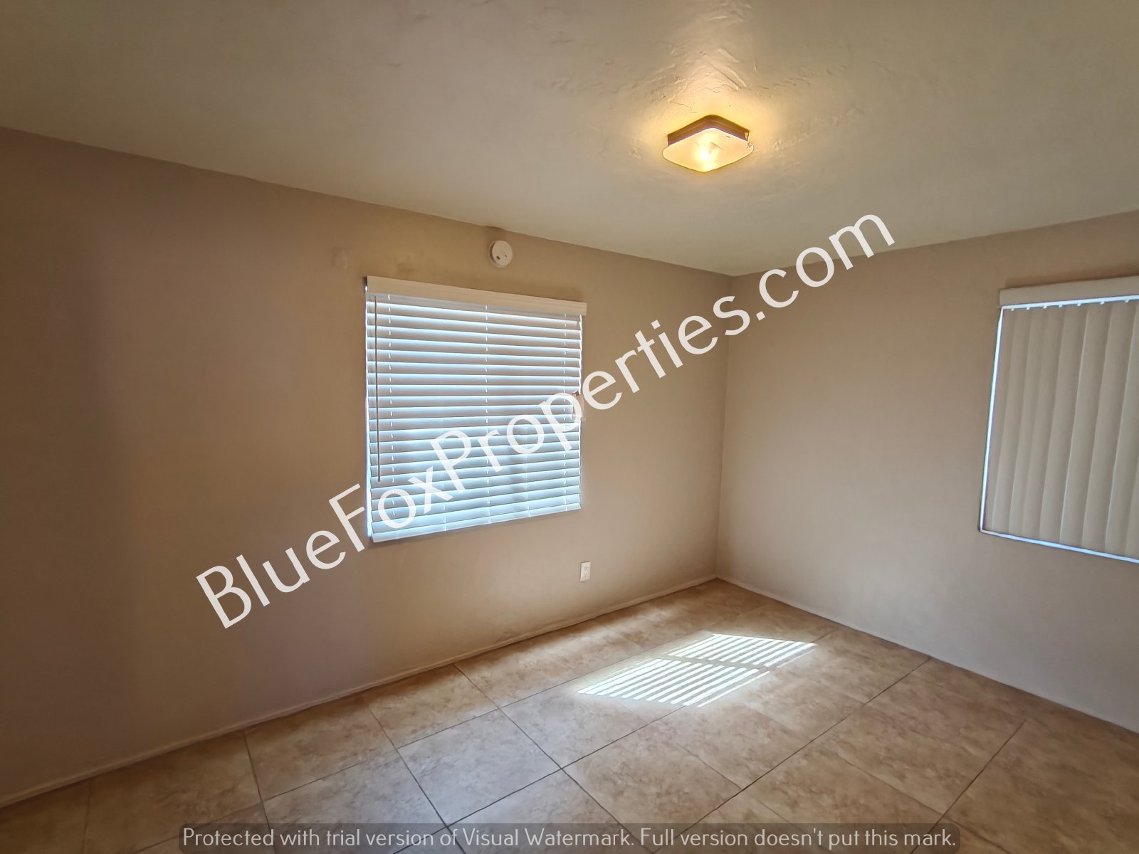907 E Weymouth St property image