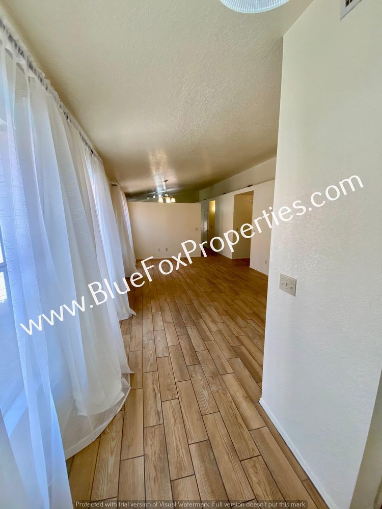 4692 W Knollside St property image