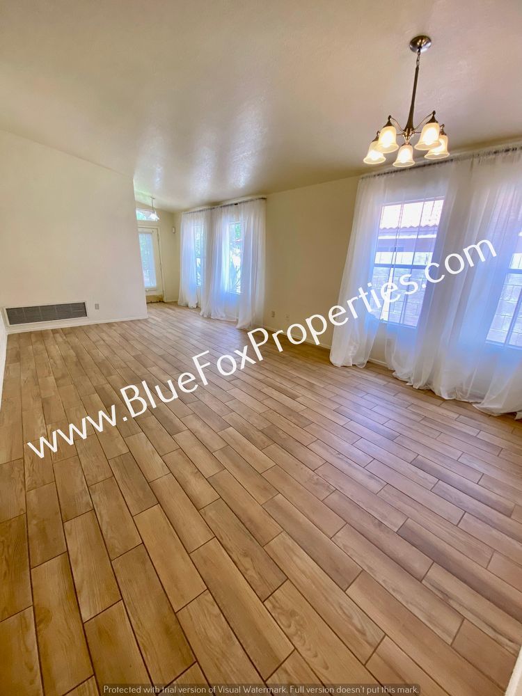 4692 W Knollside St property image