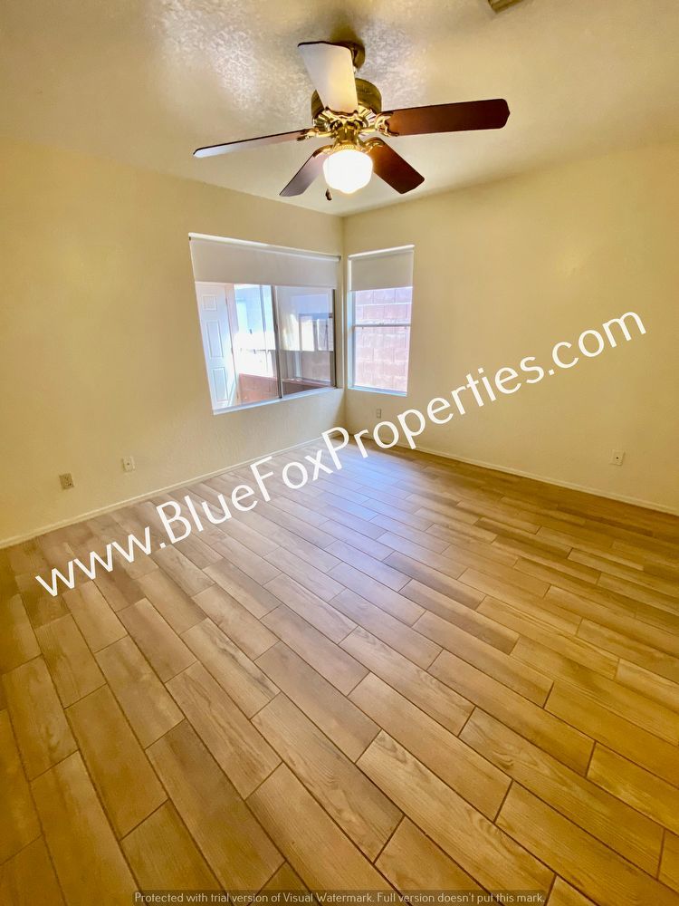 4692 W Knollside St property image