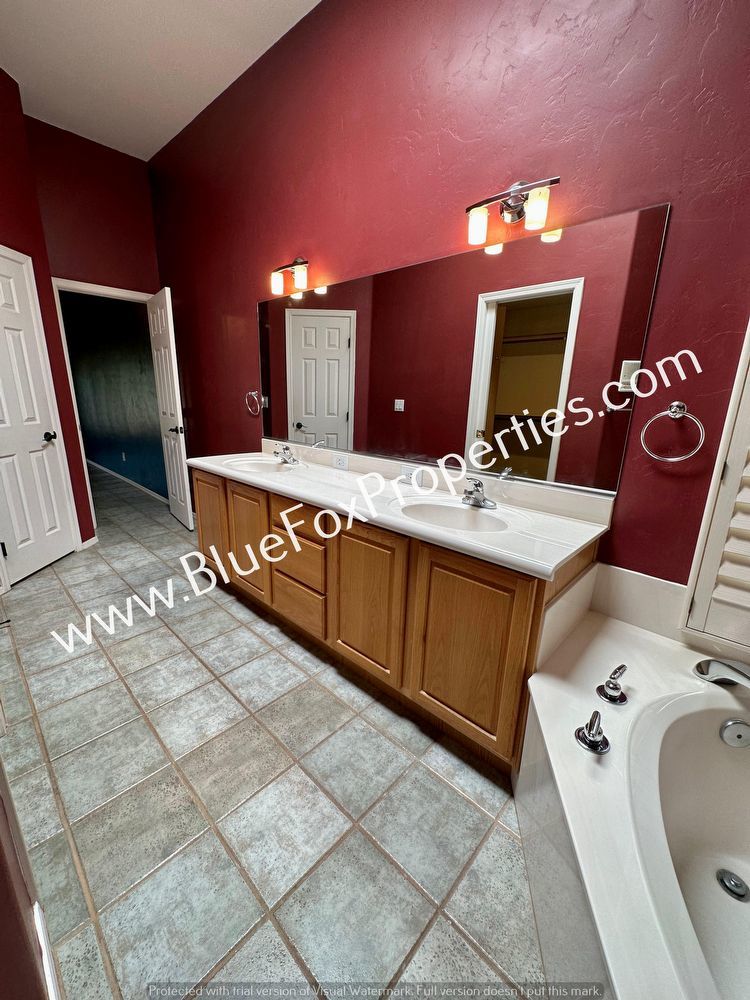 4814 N Castle Ridge Road property image